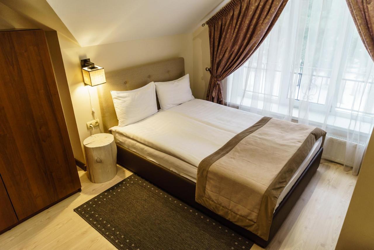 Hôtel Isloch Park à Rakaw Extérieur photo