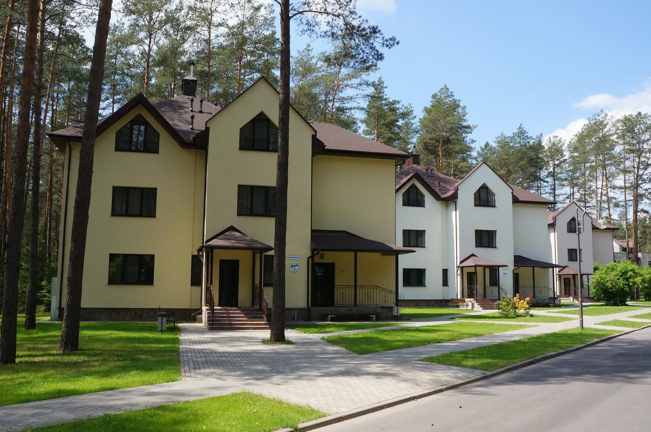 Hôtel Isloch Park à Rakaw Extérieur photo
